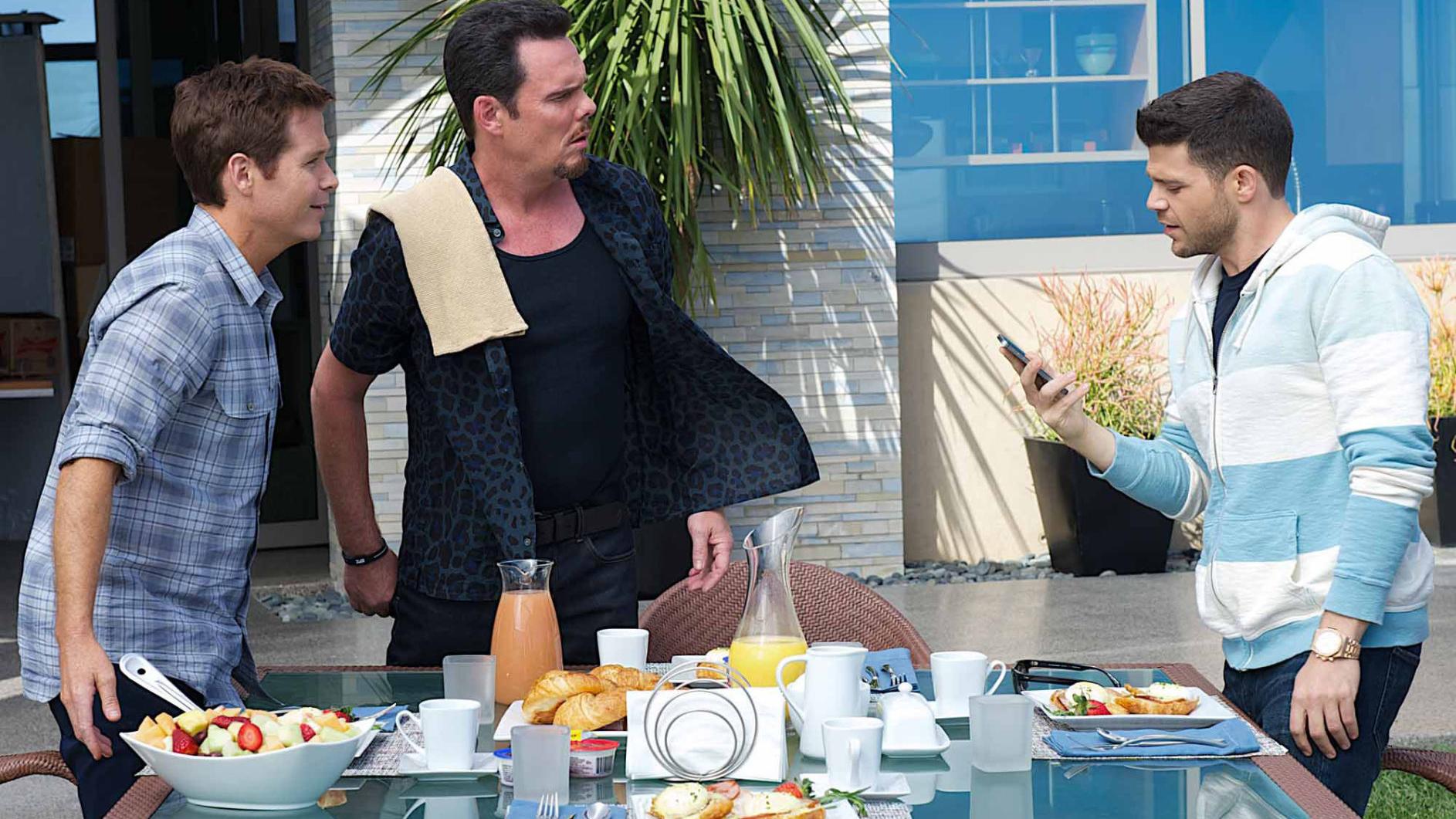 Bacchus announces 'Entourage' actor, Emmy nominee will reign as 2024 king